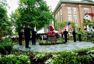 Image description is not available for 2000.373